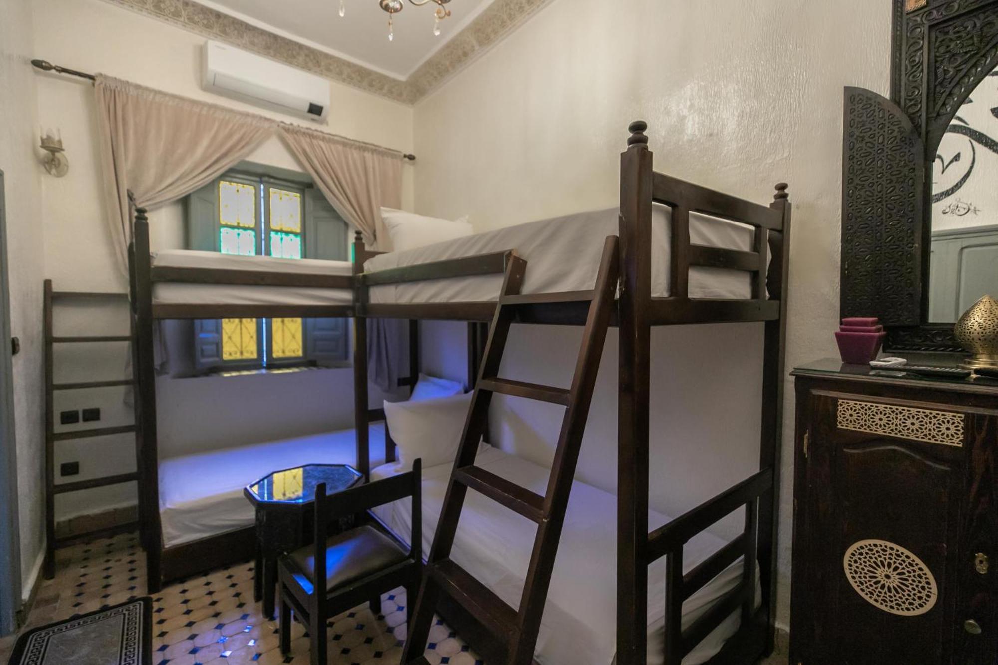 Riad Nayum Fes Luaran gambar