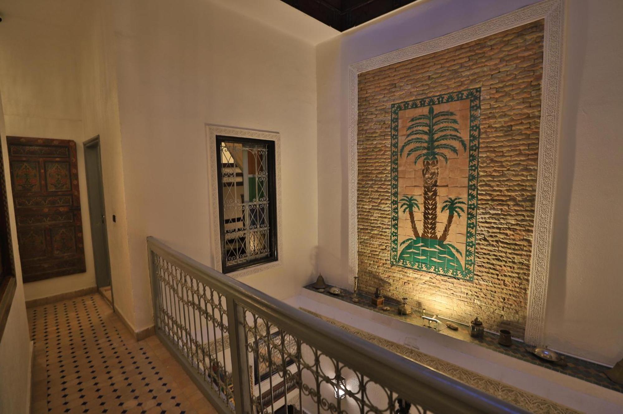 Riad Nayum Fes Luaran gambar