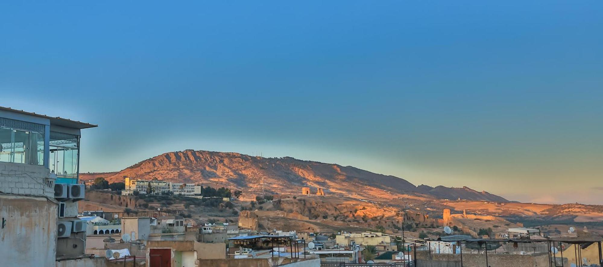 Riad Nayum Fes Luaran gambar